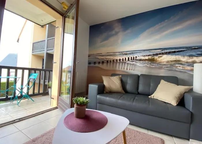 Quiet Apartment With Balcony Near The Sea